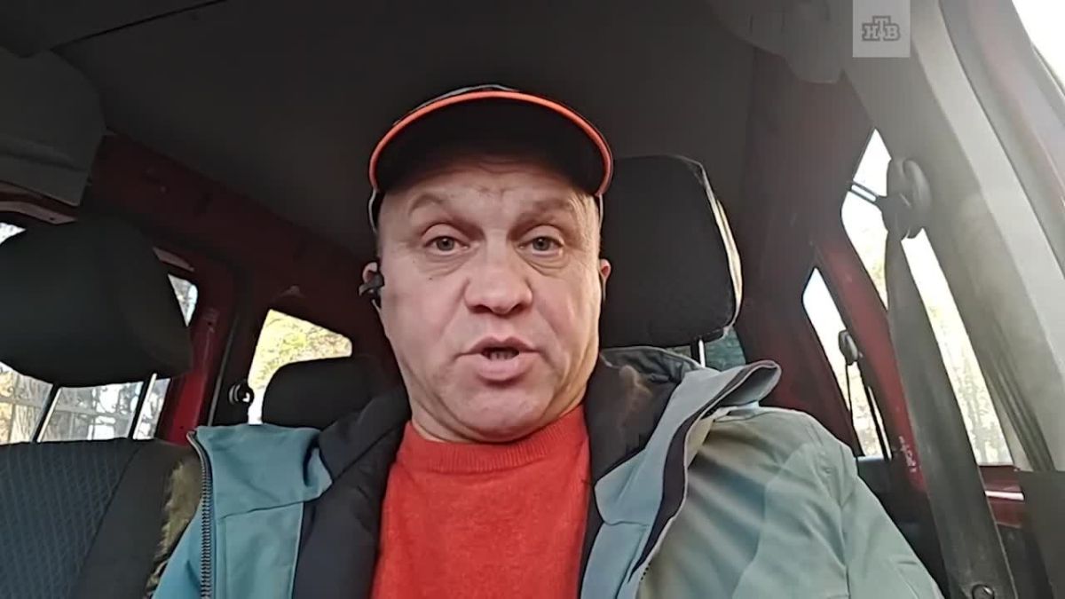 Биолог Павел Глазков объяснил нынешнее нашествие кабанов на Приморский район и как нужно себя вести, если повстречал дикую свинью в мегаполисе