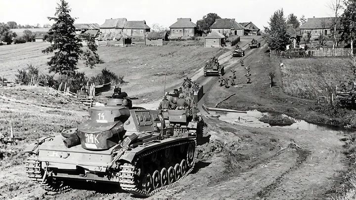 Ðàäèîáëèöêðèã 1940: Ïî÷åìó Ôðàíöèÿ òàê áûñòðî ïàëà è ïðè ÷¸ì òóò ÈÈ