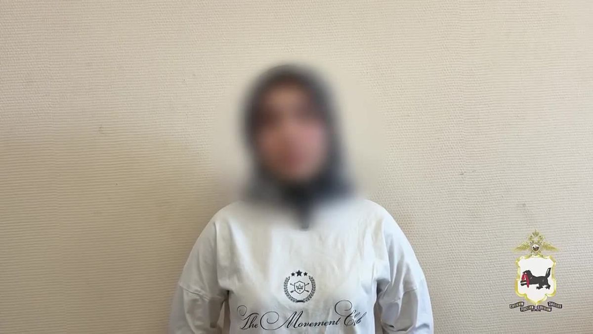 «Самой становится стыдно»: Провокаторшу в хиджабе вычислили быстро