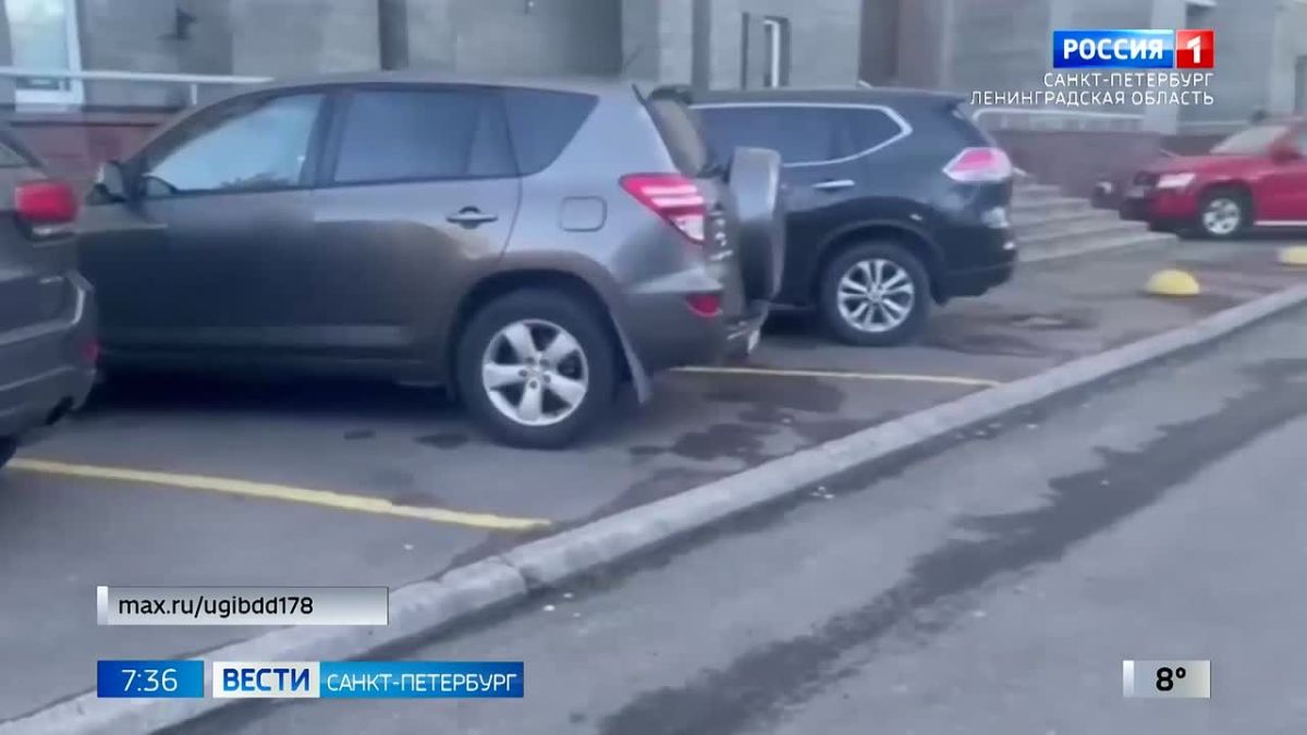 В Петербурге нашли и оштрафовали водителя, объехавшего пробку по трамвайным путям