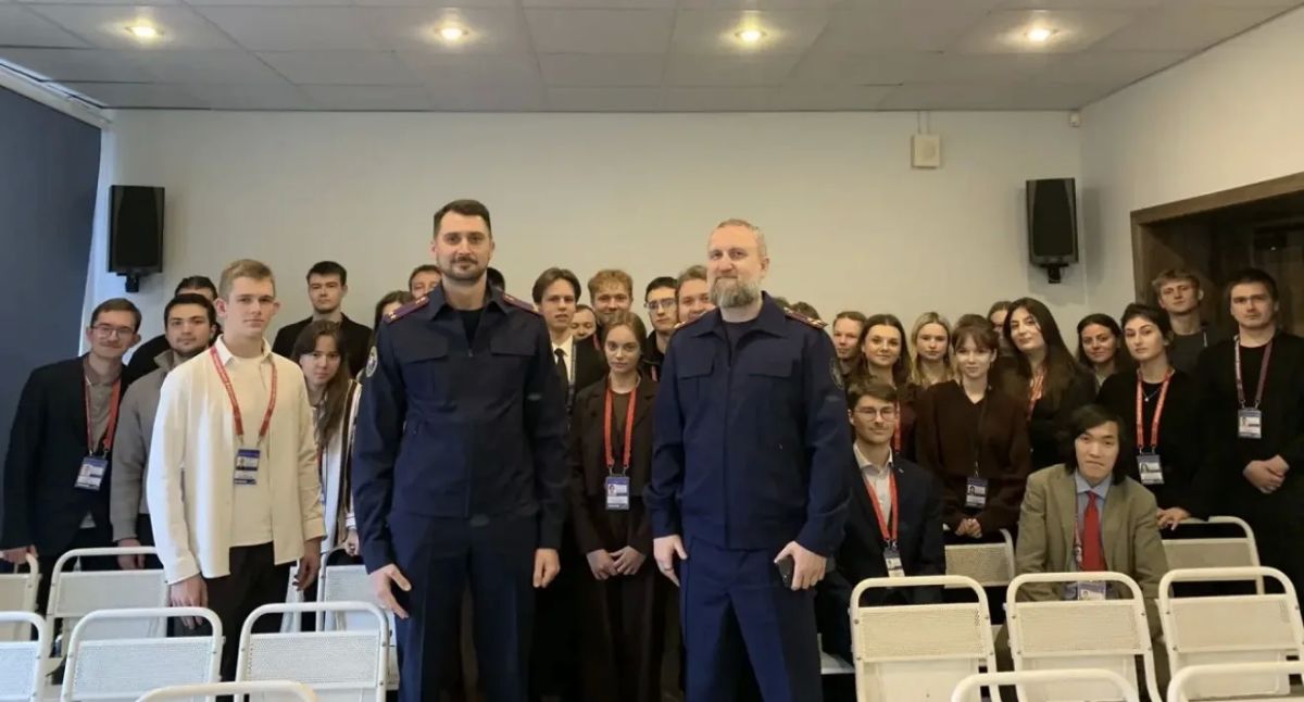 Руководители следственных подразделений СК России по Санкт-Петербургу встретились со студентами