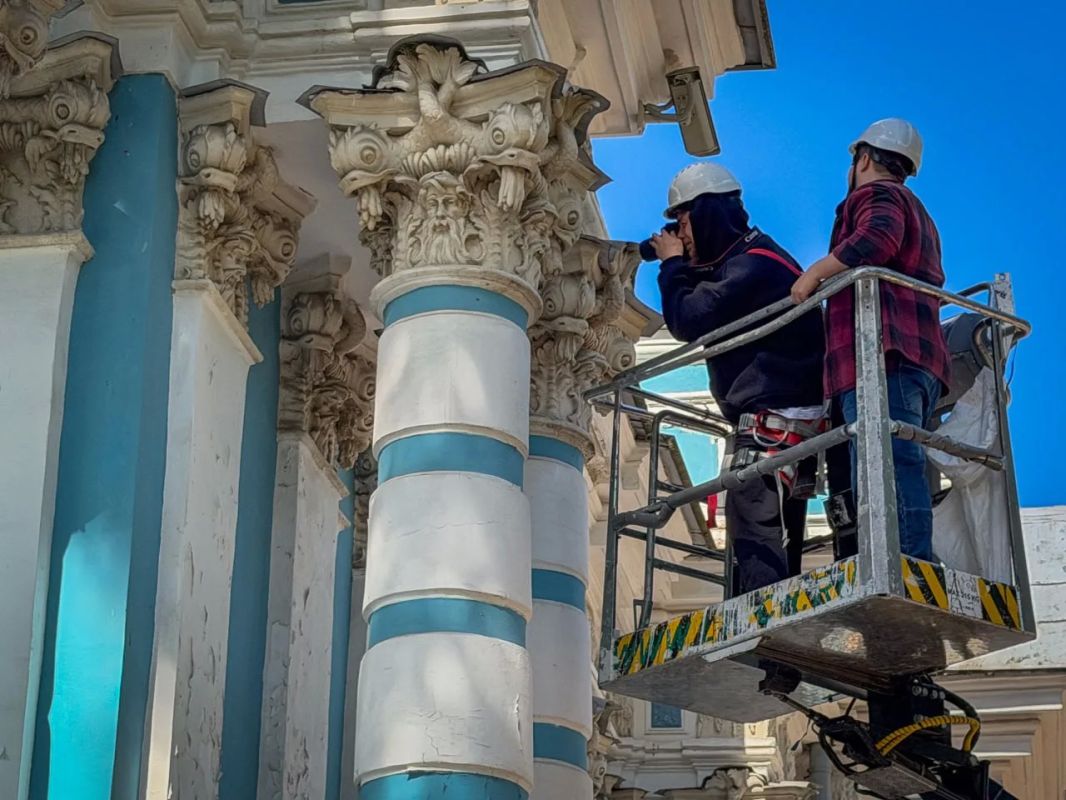В Царском селе начали реставрацию Грота в Екатерининском парке В Царском селе начали реставрацию Грота в Екатерининском парке