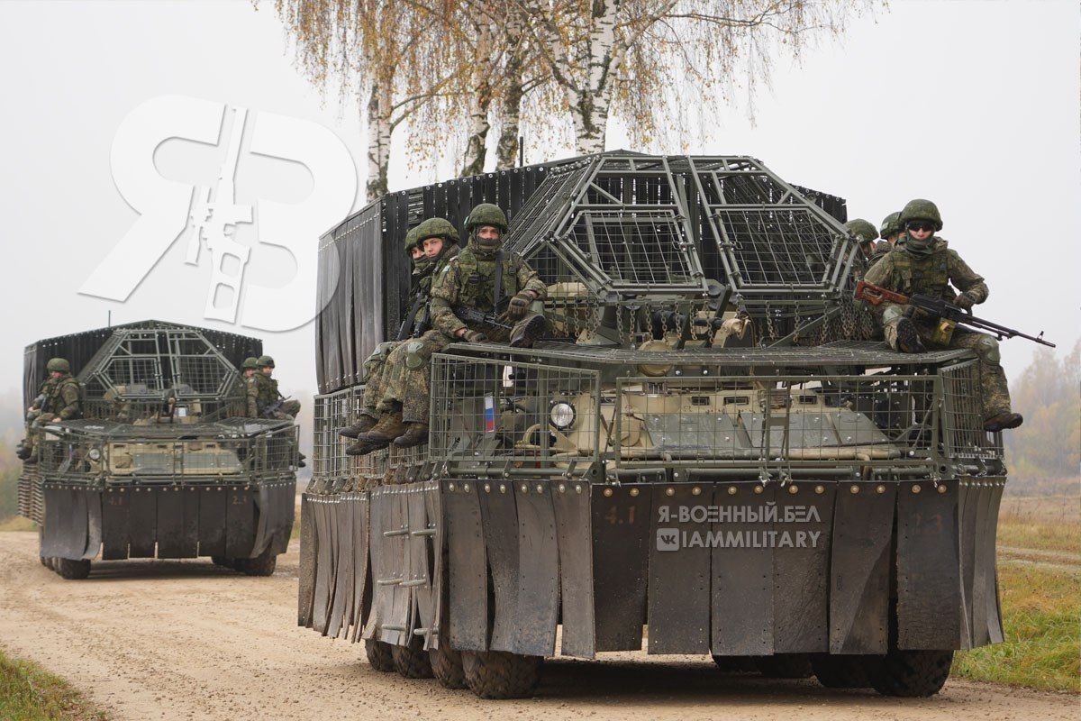 Новый заводской мангал на БТР-82А ВС РФ засветился на учениях ОДКБ "Нерушимое братство-2026" в Белоруссии Новый заводской мангал на БТР-82А ВС РФ засветился на учениях ОДКБ "Нерушимое братство-2026" в Белоруссии
