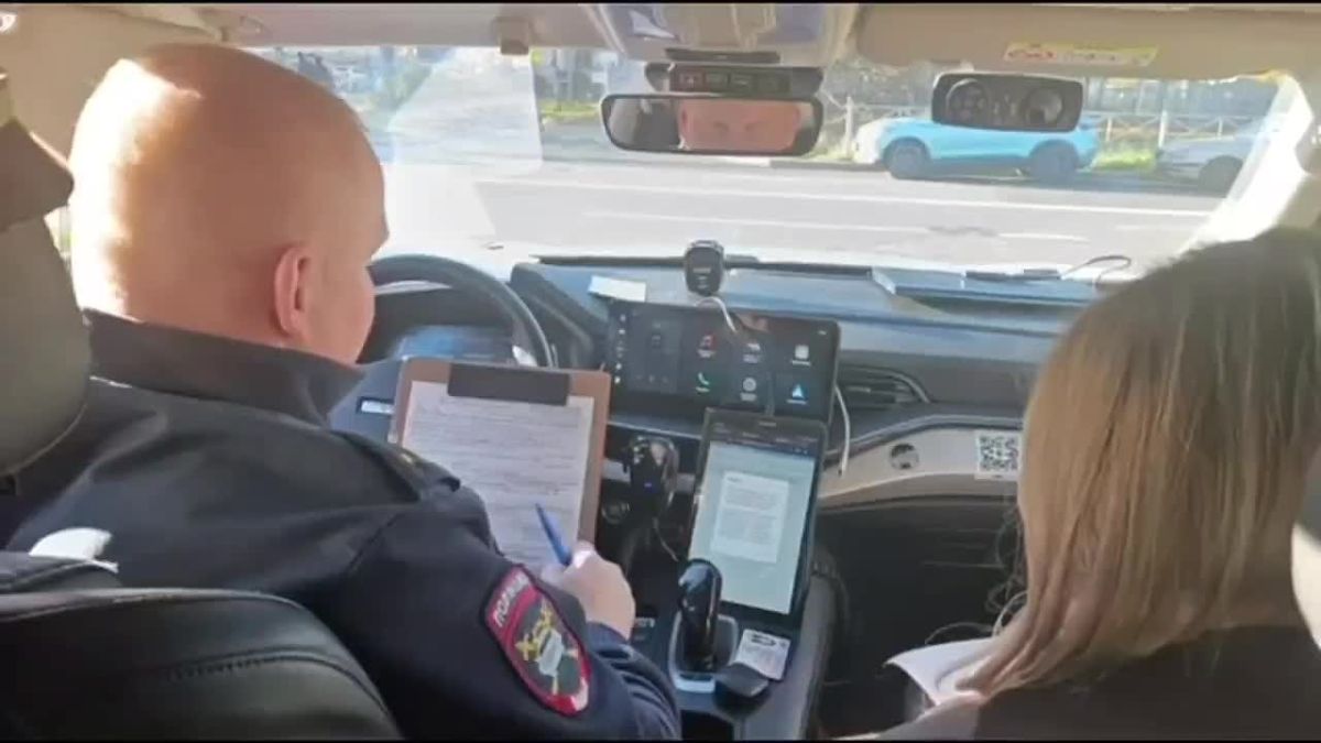 ПДД — не повод для хайпа: петербургская автоледи прокатила друзей с ветерком