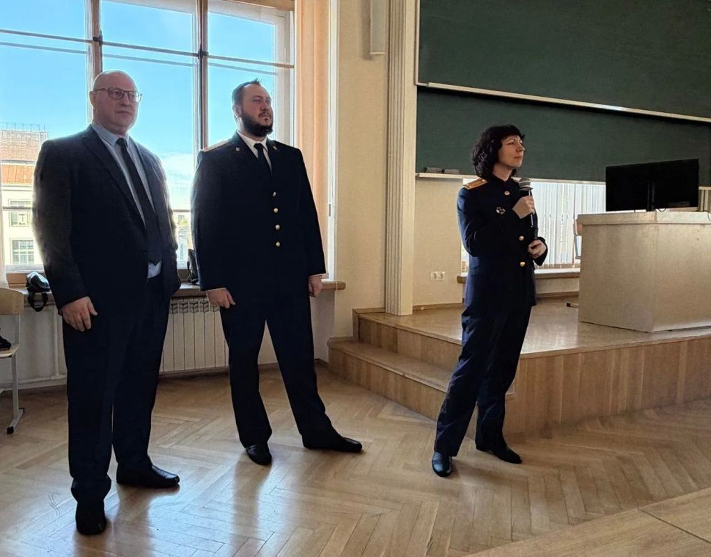 Сотрудники ГСУ СК России по городу Санкт-Петербургу провели профориентационную встречу со студентами Сотрудники ГСУ СК России по городу Санкт-Петербургу провели профориентационную встречу со студентами