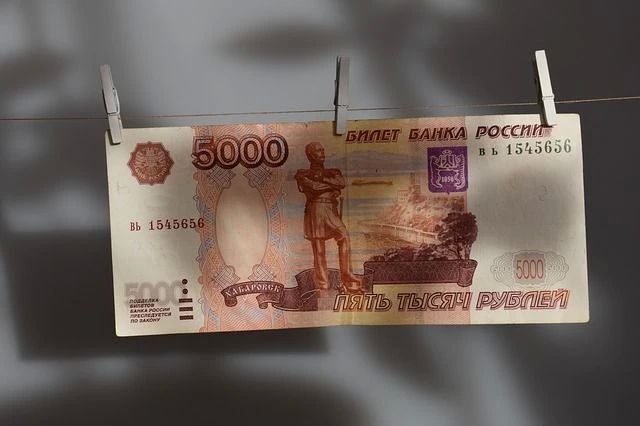 Почти половину средств Адресной инвестиционной программы (АИП) Петербурга на предстоящий трехлетний период планируется выделить на развитие транспортной инфраструктуры