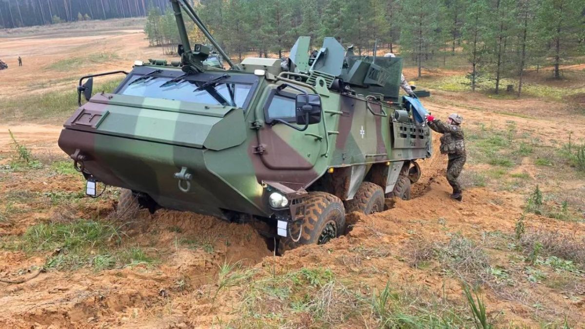 Прибалтийские «тигры» на полигоне отрабатывали эвакуацию техники Прибалтийские «тигры» на полигоне отрабатывали эвакуацию техники