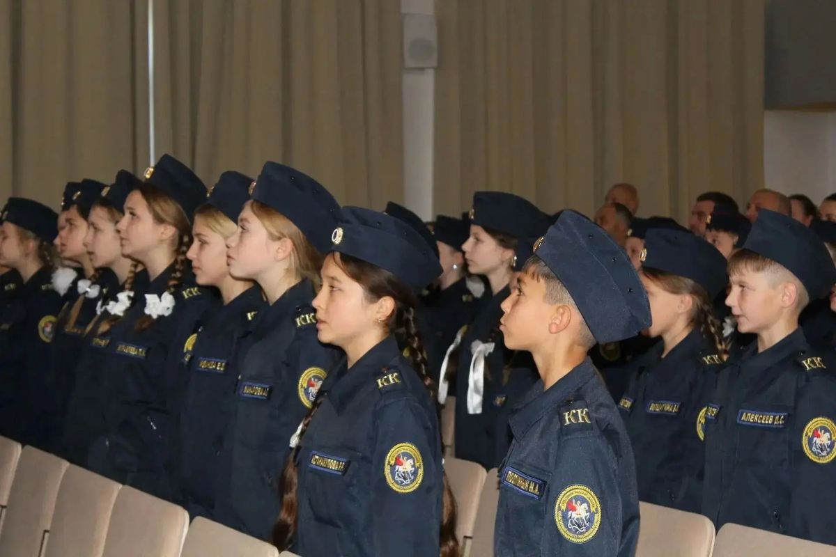 В Гатчине впервые приняли присягу учащиеся вновь открывшегося кадетского класса Следственного комитета России В Гатчине впервые приняли присягу учащиеся вновь открывшегося кадетского класса Следственного комитета России