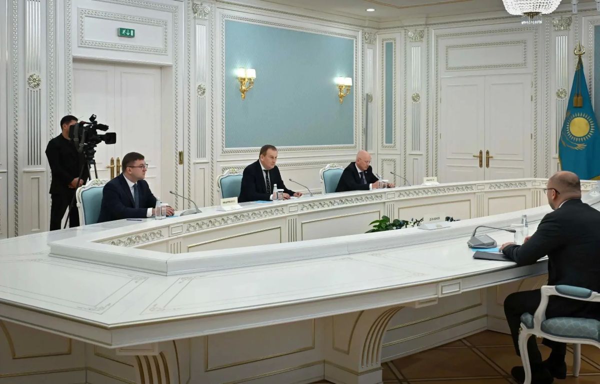 Дрозденко встретился в Астане с президентом Казахстана Касым-Жомартом Токаевым Дрозденко встретился в Астане с президентом Казахстана Касым-Жомартом Токаевым
