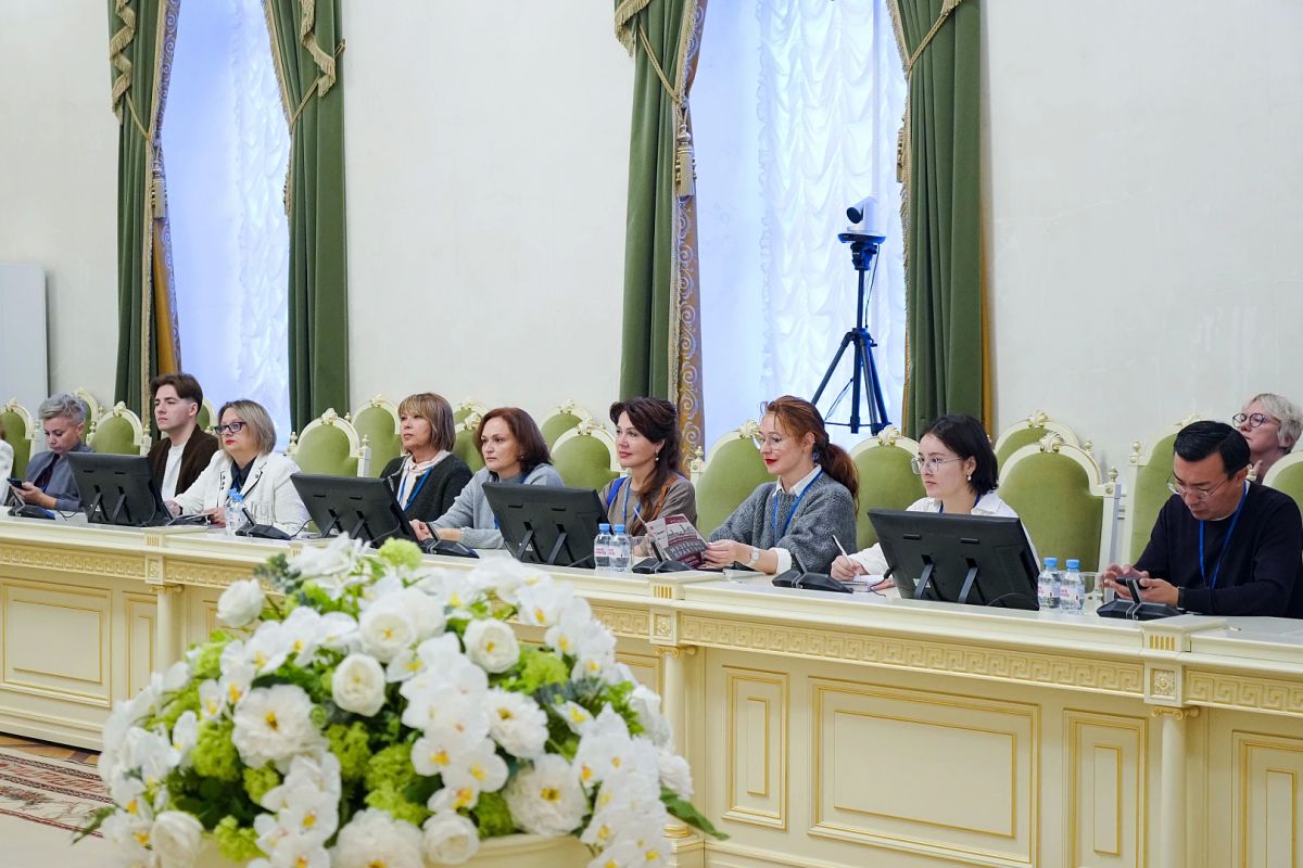 В Мариинском дворце прошла встреча участников программы «Музейные практики: от хранения до вовлечения» В Мариинском дворце прошла встреча участников программы «Музейные практики: от хранения до вовлечения»