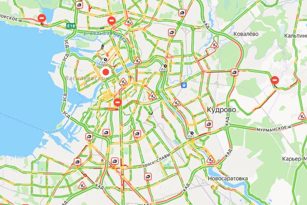 Петербург встал в 8-балльных пробках