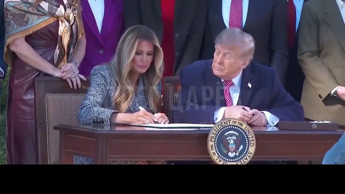Олег Царёв: Смешно. Трамп подписал указ «О содействии укреплению здоровья женщин для улучшения результатов на всех этапах жизни», а потом передал ручку Мелании со словами: «Я не знаю, имеет ли её подпись какое-либо значение»