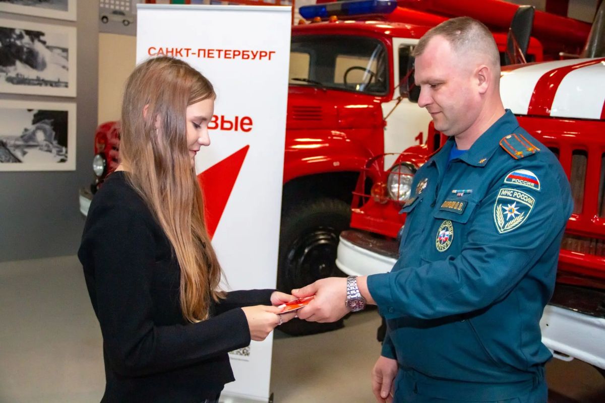 На Пожарно-технической выставке имени Б.И. Кончаева #МЧС_Петербурга прошла церемония «Мы граждане России» На Пожарно-технической выставке имени Б.И. Кончаева #МЧС_Петербурга прошла церемония «Мы граждане России»