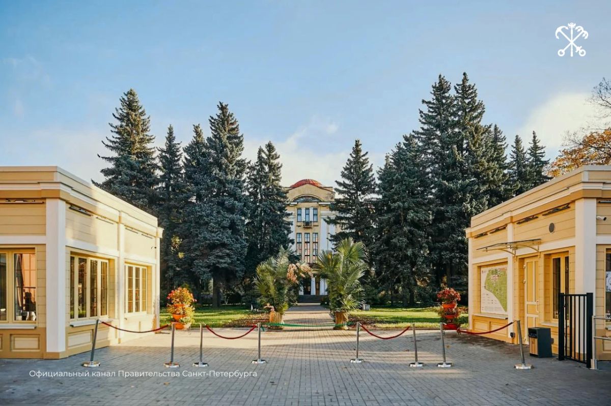 В Ботаническом саду Петра Великого открылся исторический вход со стороны набережной реки Карповки, который много лет был закрыт для посетителей