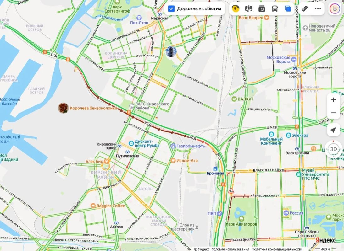 На юге Петербурга перекрыли выезд на КАД — из-за этого автомобилисты встали в пробках