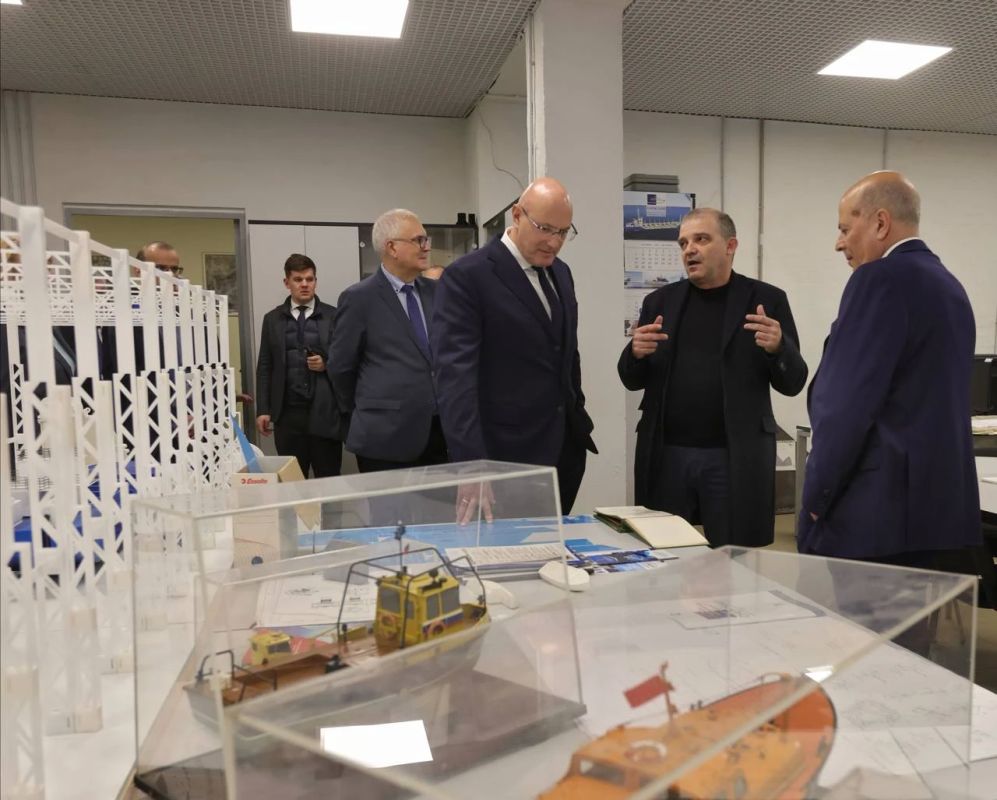 Развитие инженерного образования и кооперация с промышленностью: вице-премьер Дмитрий Чернышенко оценил инфраструктуру СПбГМТУ Развитие инженерного образования и кооперация с промышленностью: вице-премьер Дмитрий Чернышенко оценил инфраструктуру СПбГМТУ