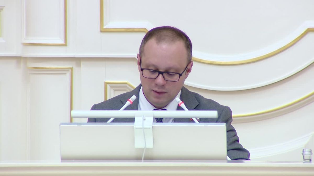 Одобрен в первом чтении проект закона, предусматривающий сокращение числа специально отведенных мест для коллективного обсуждения общественно значимых вопросов и выражения общественных настроений