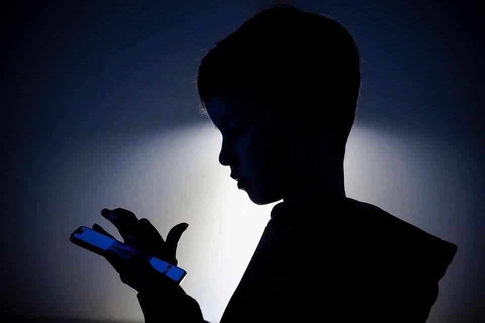 Соври о Родине дорого: вражеская пропаганда платит нашим 10-летним детям за ложь о России