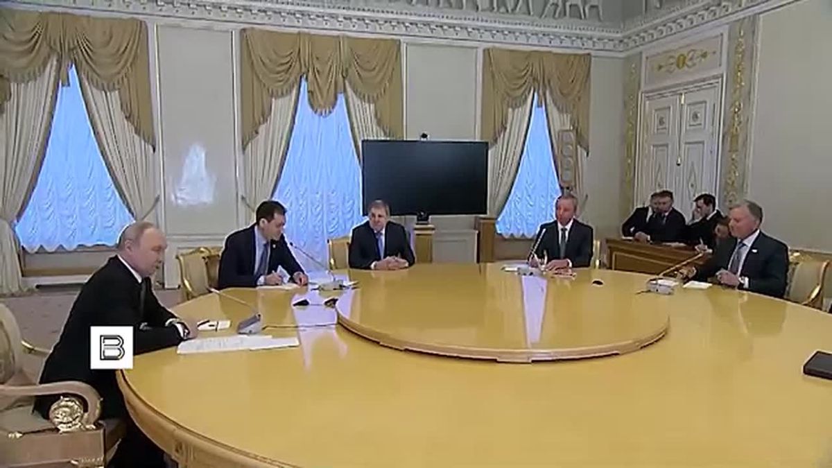 Украинский конфликт, "дизельная сделка" и новые экономические проекты: сегодня состоялась встреча Владимира Путина и Стива Уиткоффа в Санкт-Петербурге