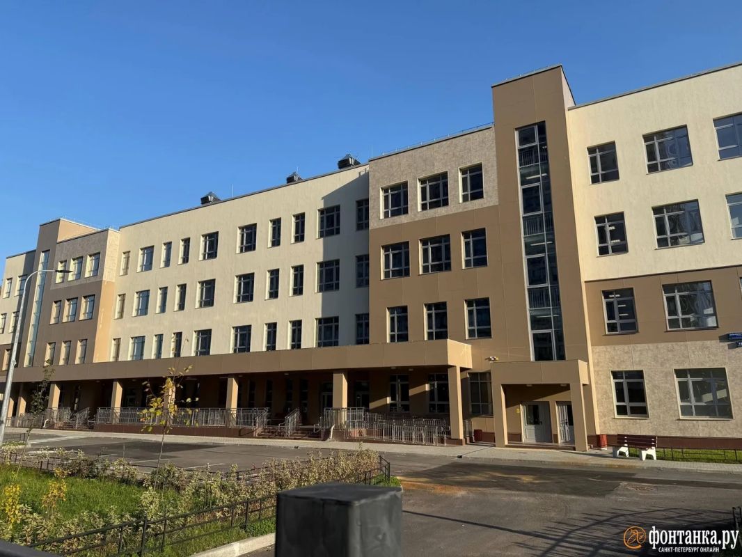 Новую поликлинику на Дальневосточном проспекте, которую построили ещё год назад, планируют открыть в конце 2027 года, сообщили «Фонтанке» сообщили в пресс-службе администрации Невского района 22 октября Новую поликлинику на Дальневосточном проспекте, которую построили ещё год назад, планируют открыть в конце 2027 года, сообщили «Фонтанке» сообщили в пресс-службе администрации Невского района 22 октября