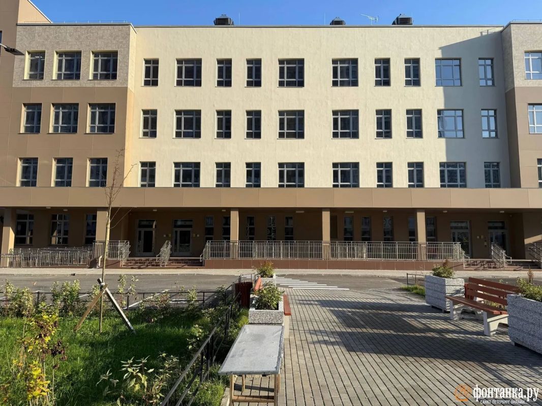 Новую поликлинику на Дальневосточном проспекте, которую построили ещё год назад, планируют открыть в конце 2027 года, сообщили «Фонтанке» сообщили в пресс-службе администрации Невского района 22 октября