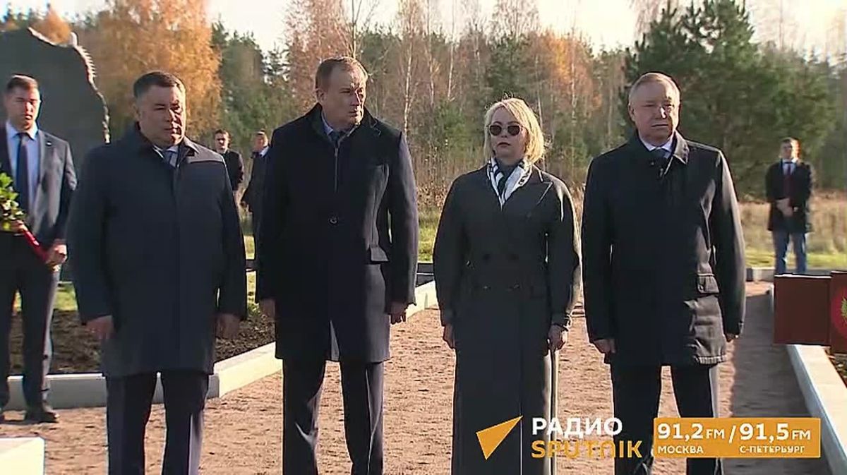 Стелу в память о защитниках Ленинграда из Ненецкого округа открыли на "Невском пятачке"