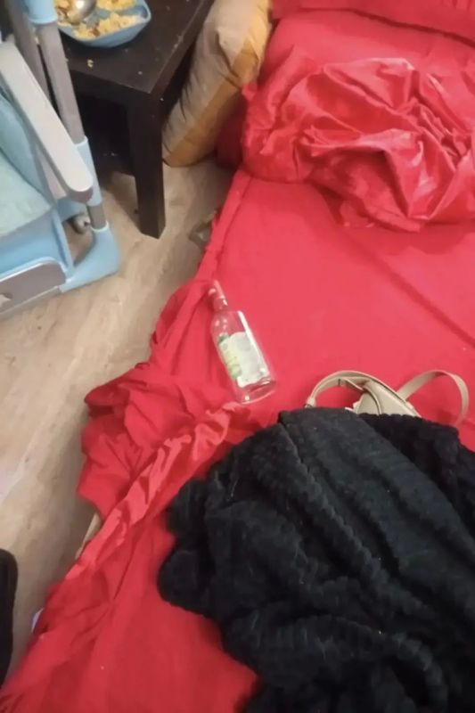Годовалый мальчик едва не выпал из окна дома на Лиговском проспекте Годовалый мальчик едва не выпал из окна дома на Лиговском проспекте