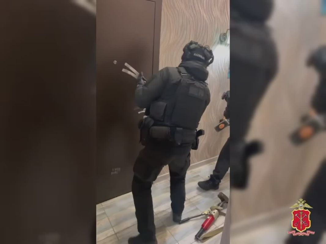В Петербурге ликвидирован нелегальный узел связи, обеспечивавший работу мошеннических кол-центров