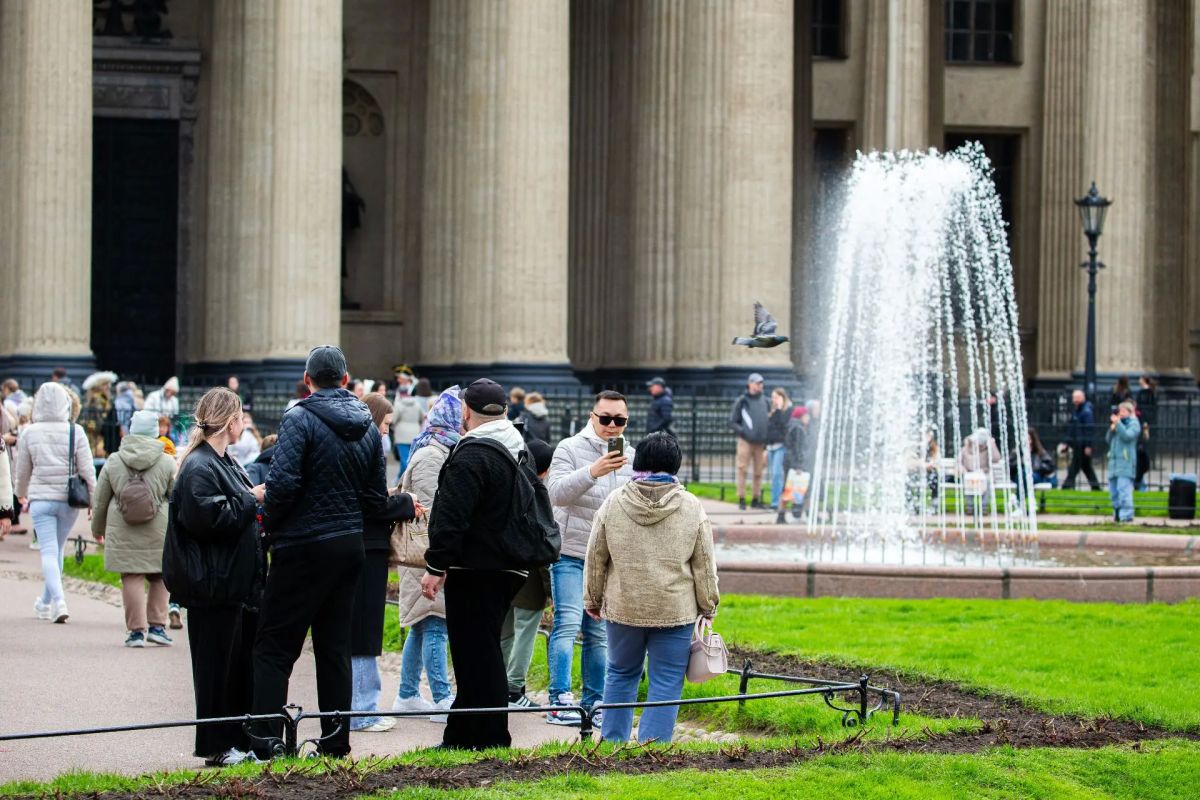Фонтаны Петербурга уходят на зимний отдых