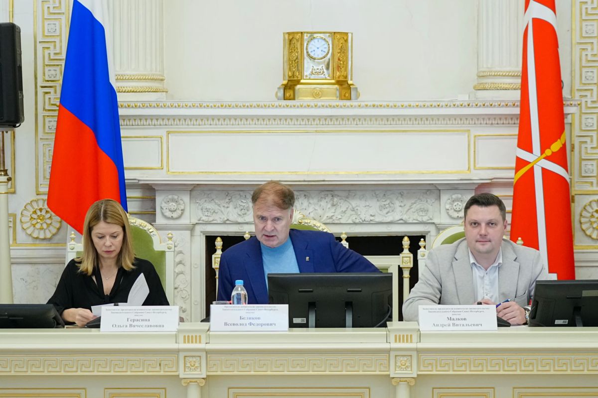 Комитет по законодательству поддержал изменения в Закон «О ленте Ленинградской Победы»