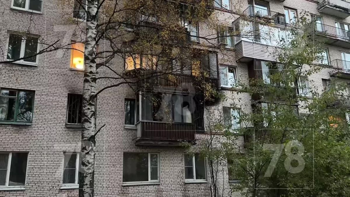Две женщины и ребенок пострадали в горящей кухне на проспекте Космонавтов