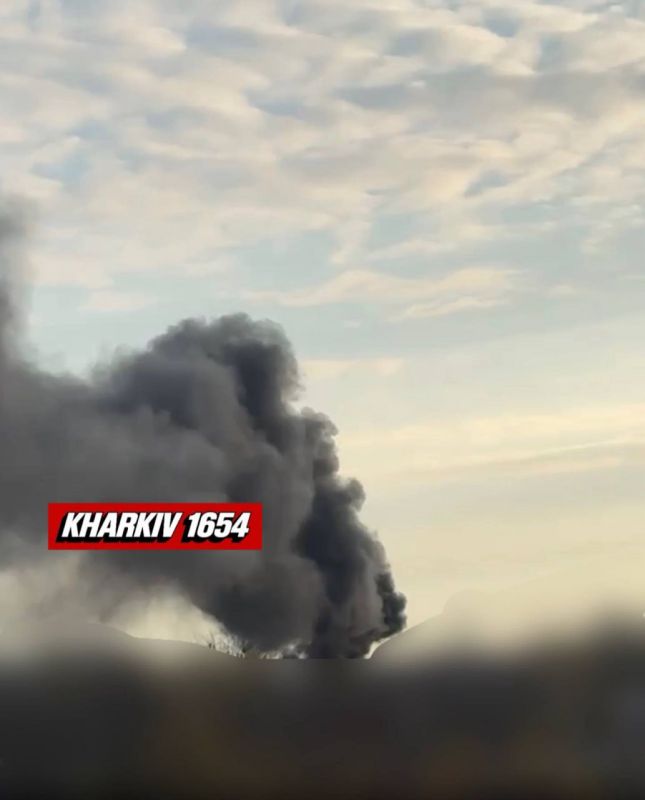 В Харькове после прилета поднимается дым В Харькове после прилета поднимается дым