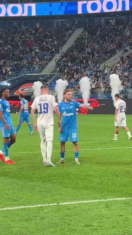 «Зенит» дома обыграл махачкалинское «Динамо» со счётом 2:0