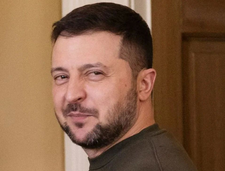 Зеленский внёс в Раду законопроекты о продлении действия военного положения и мобилизации ещё на три месяца — до 29 января 2027 года