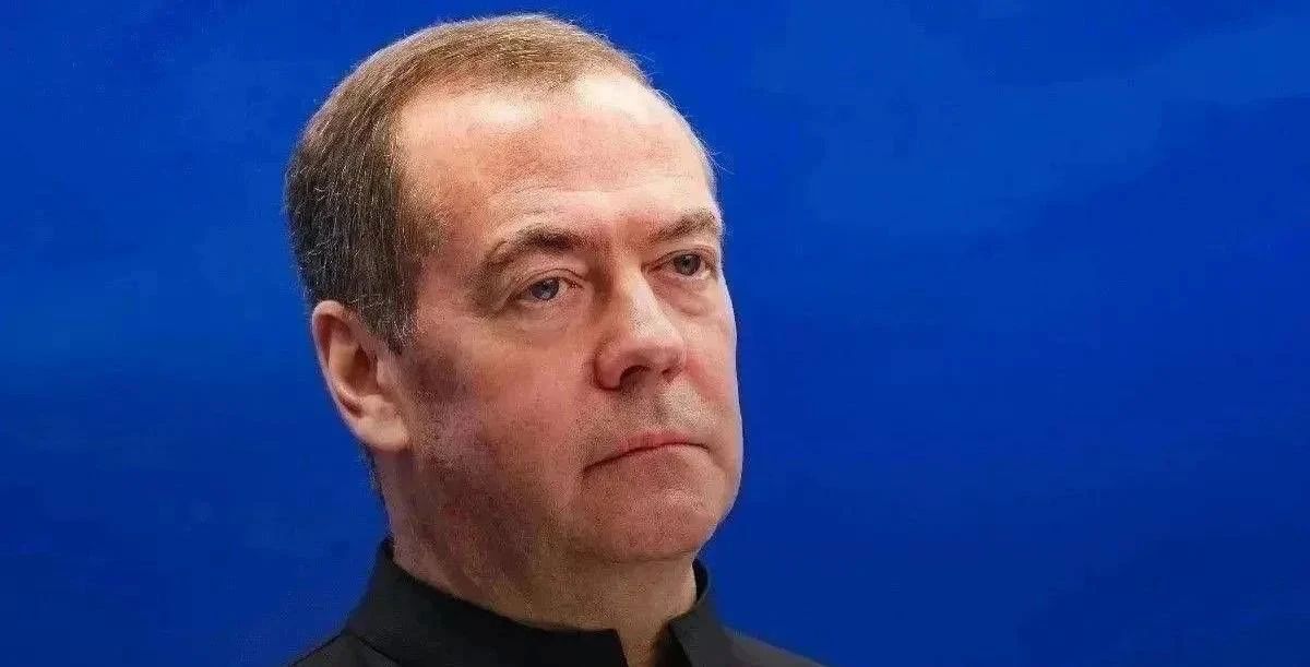 "Россия как стояла, так и стоит"