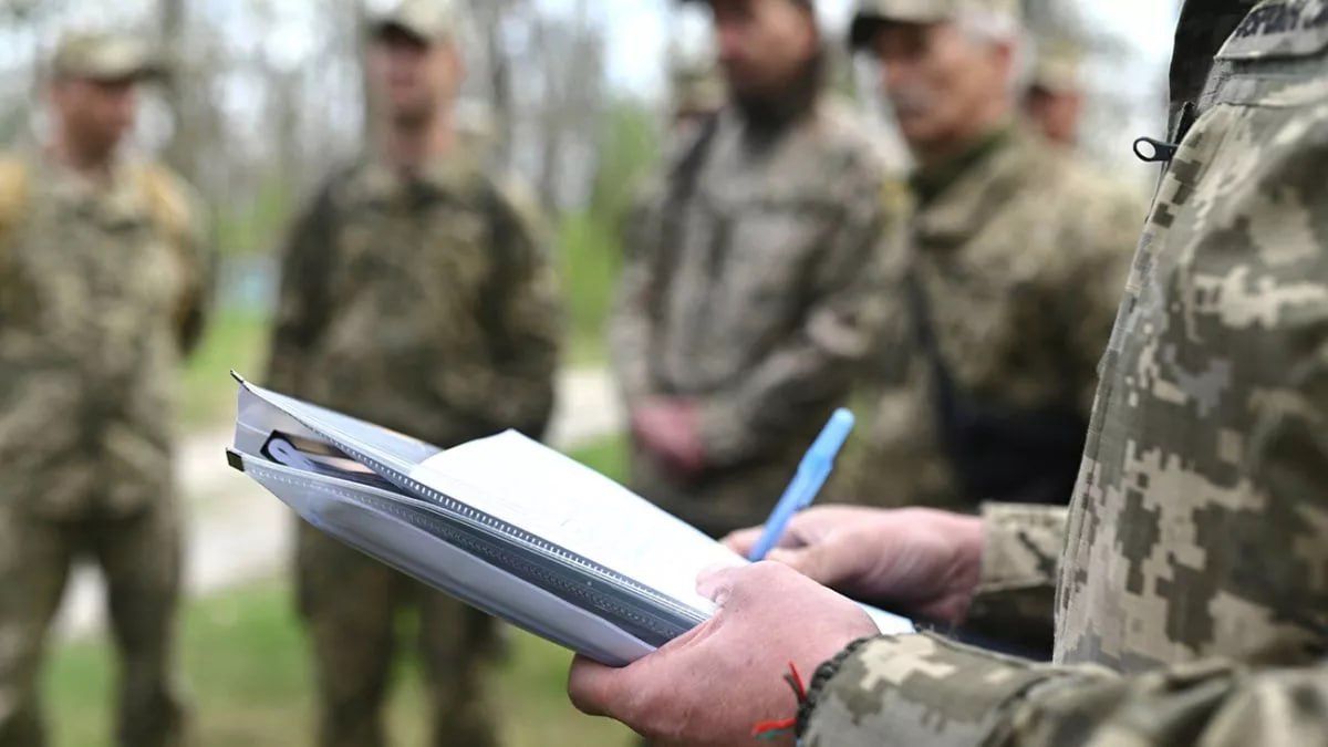 Нардеп Безуглая: «Мы должны отменить бронь по мобилизации для всех. Бронирование нужно оставить только для президента, министров и депутатов»