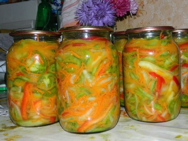 Зелёные помидоры на зиму: яркий салат, который захочется готовить снова