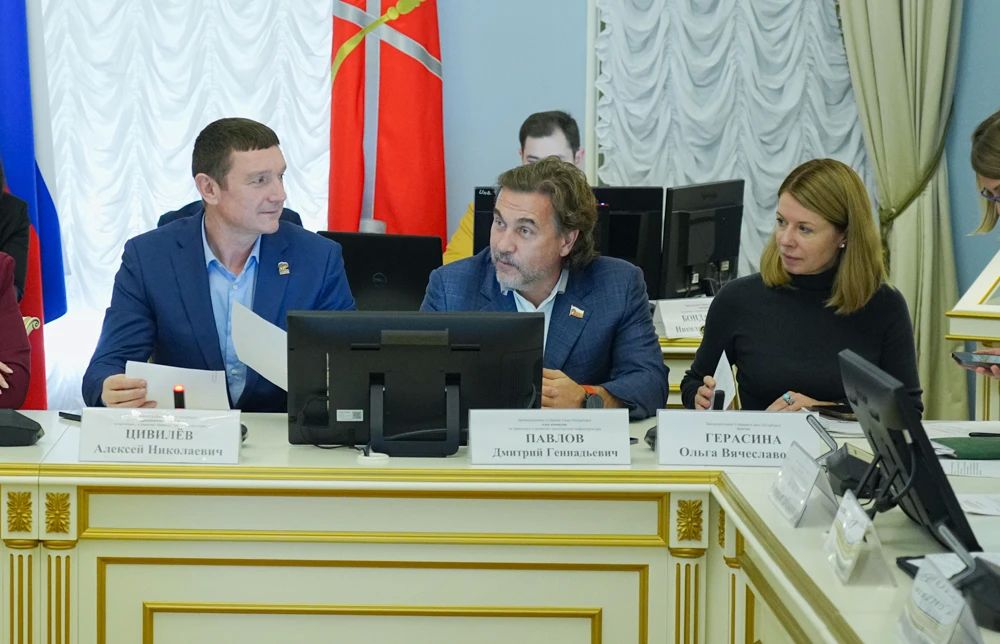 В Мариинском дворце обсудили проект бюджета Санкт-Петербурга на 2027–2029 годы в части развития транспортной инфраструктуры