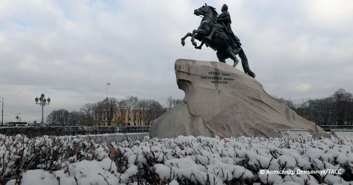 Мокрый снег ожидается в Санкт-Петербурге в середине следующей недели, сообщил главный синоптик города Александр Колесов