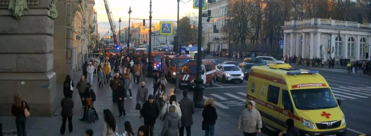 В здании на Невском проспекте, где находится Академический театр комедии имени Н. П. Акимова, произошло возгорание В здании на Невском проспекте, где находится Академический театр комедии имени Н. П. Акимова, произошло возгорание