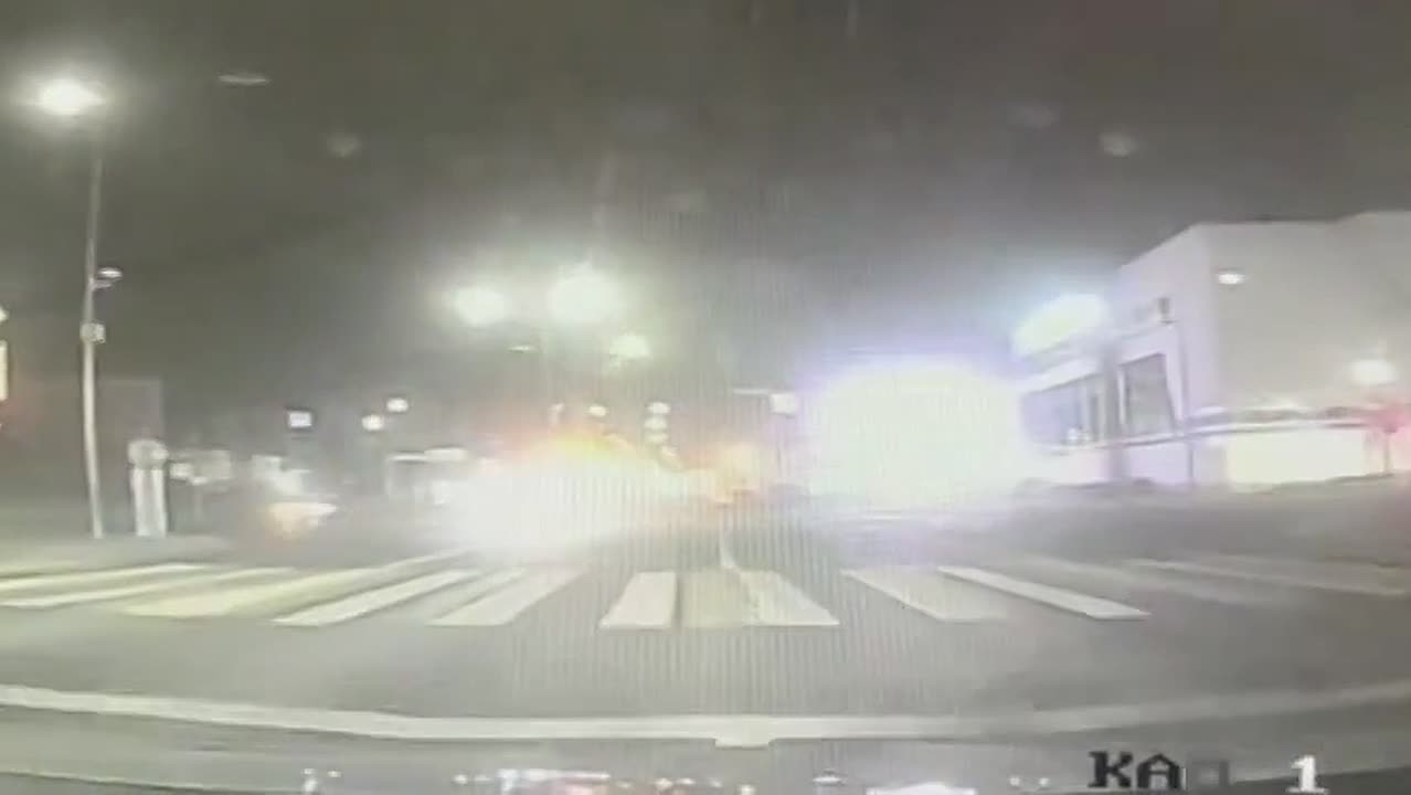 Пьяный водитель Mercedes попытался уйти от погони в Петербурге