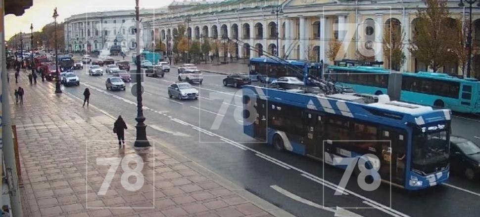Кафе сгорело на Невском проспекте в здании городской стоматологической поликлиники №1, сообщают очевидцы в соцсетях