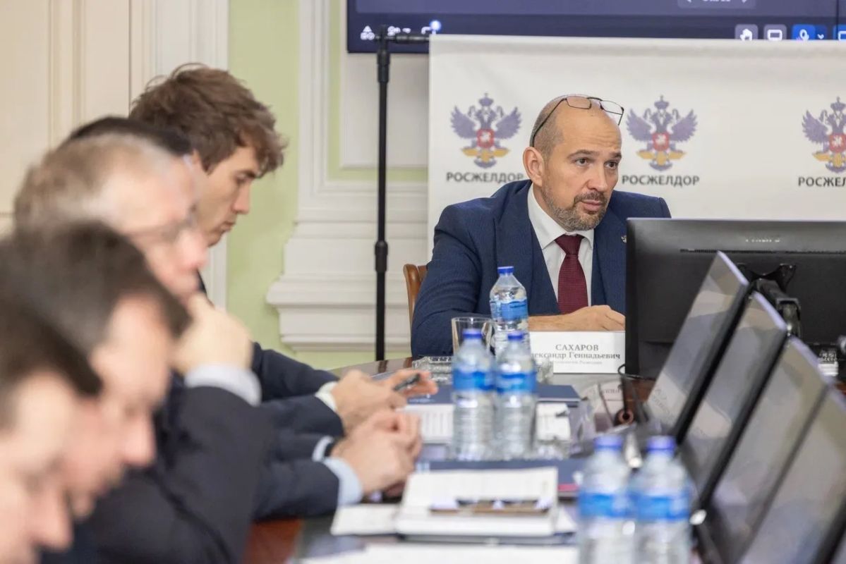 На заседании Общественного совета при Росжелдоре обсудили ход строительства ВСМ Москва — Санкт-Петербург На заседании Общественного совета при Росжелдоре обсудили ход строительства ВСМ Москва — Санкт-Петербург