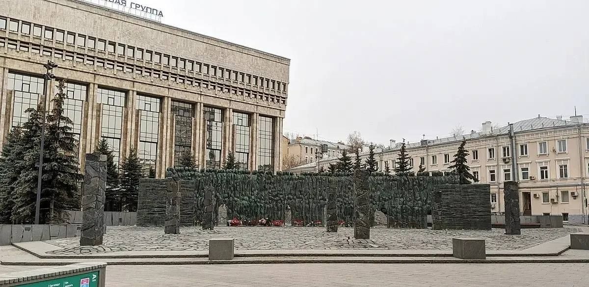 Александр Коц: ВЕЧЕРНИЙ ЗВОН:. стена уходящего дня Александр Коц: ВЕЧЕРНИЙ ЗВОН:. стена уходящего дня