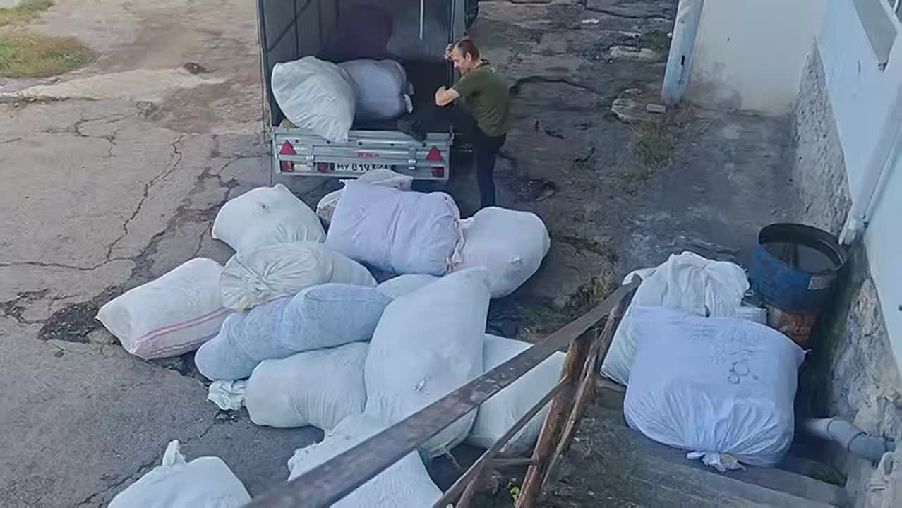 Два майора: Фронтовой снабженец. Готовимся к выезду на фронт