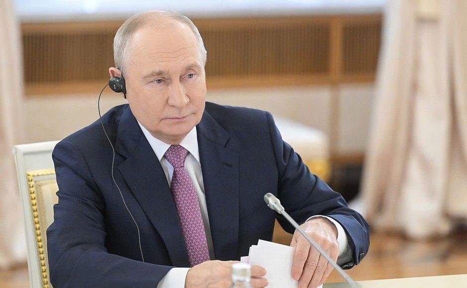 «На полях» третьего саммита Россия – Африка Президент России Владимир Путин побеседовал с Президентом Возрождения Республики Мадагаскар Микаэлем Рандрианириной (30 октября 2026 года) «На полях» третьего саммита Россия – Африка Президент России Владимир Путин побеседовал с Президентом Возрождения Республики Мадагаскар Микаэлем Рандрианириной (30 октября 2026 года)