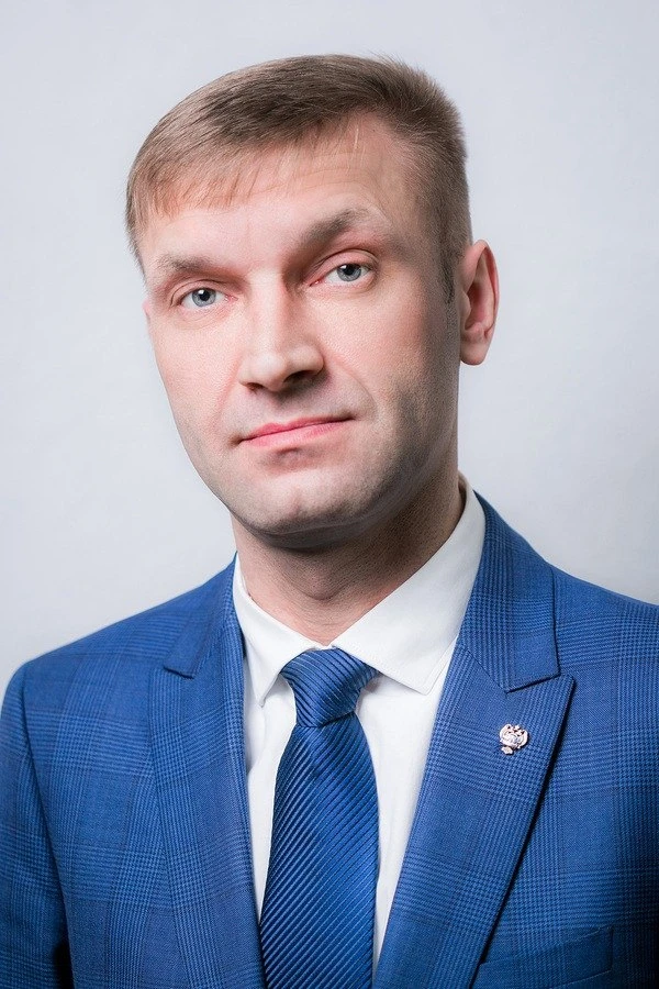 Квартиры, дома, машины, пачки денег и другое имущество экс-начальника «Центравтомагистрали» обратили в доход государства по делу о коррупции