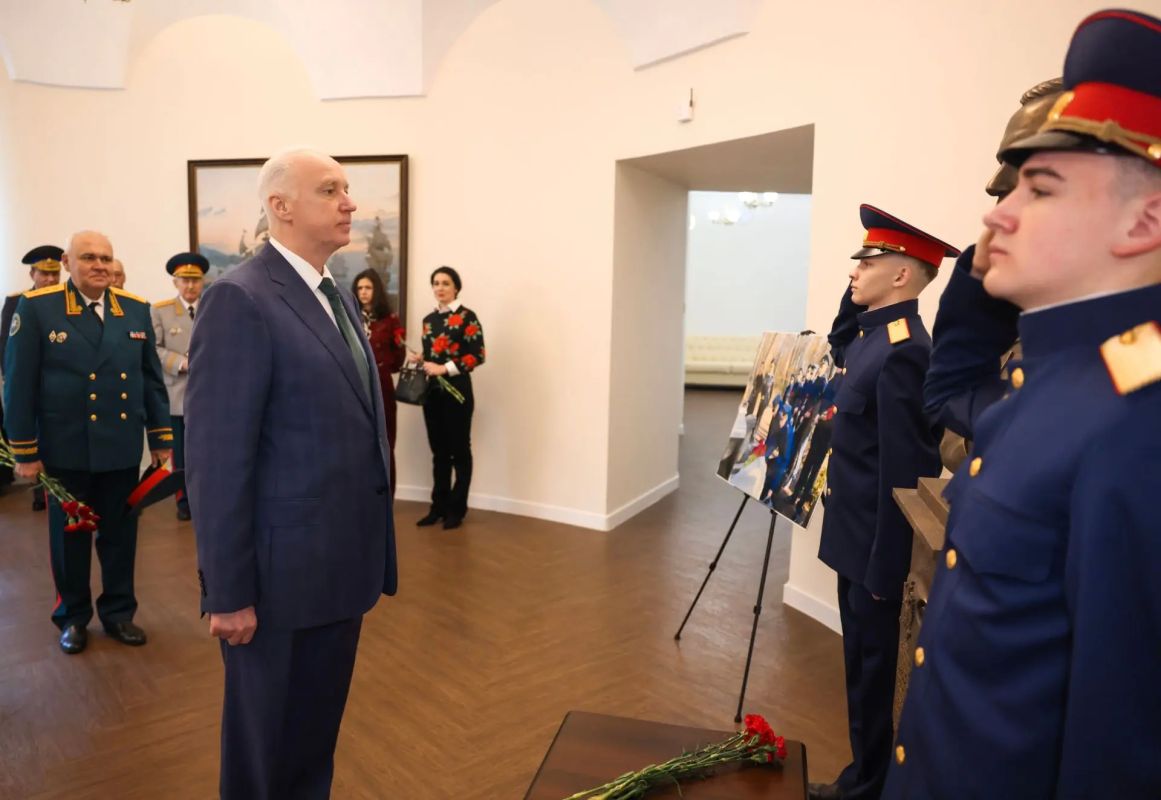 Председатель СК России открыл бюст одного из основоположников судебной медицины Бакона Августовича Шарбе в Санкт-Петербурге Председатель СК России открыл бюст одного из основоположников судебной медицины Бакона Августовича Шарбе в Санкт-Петербурге