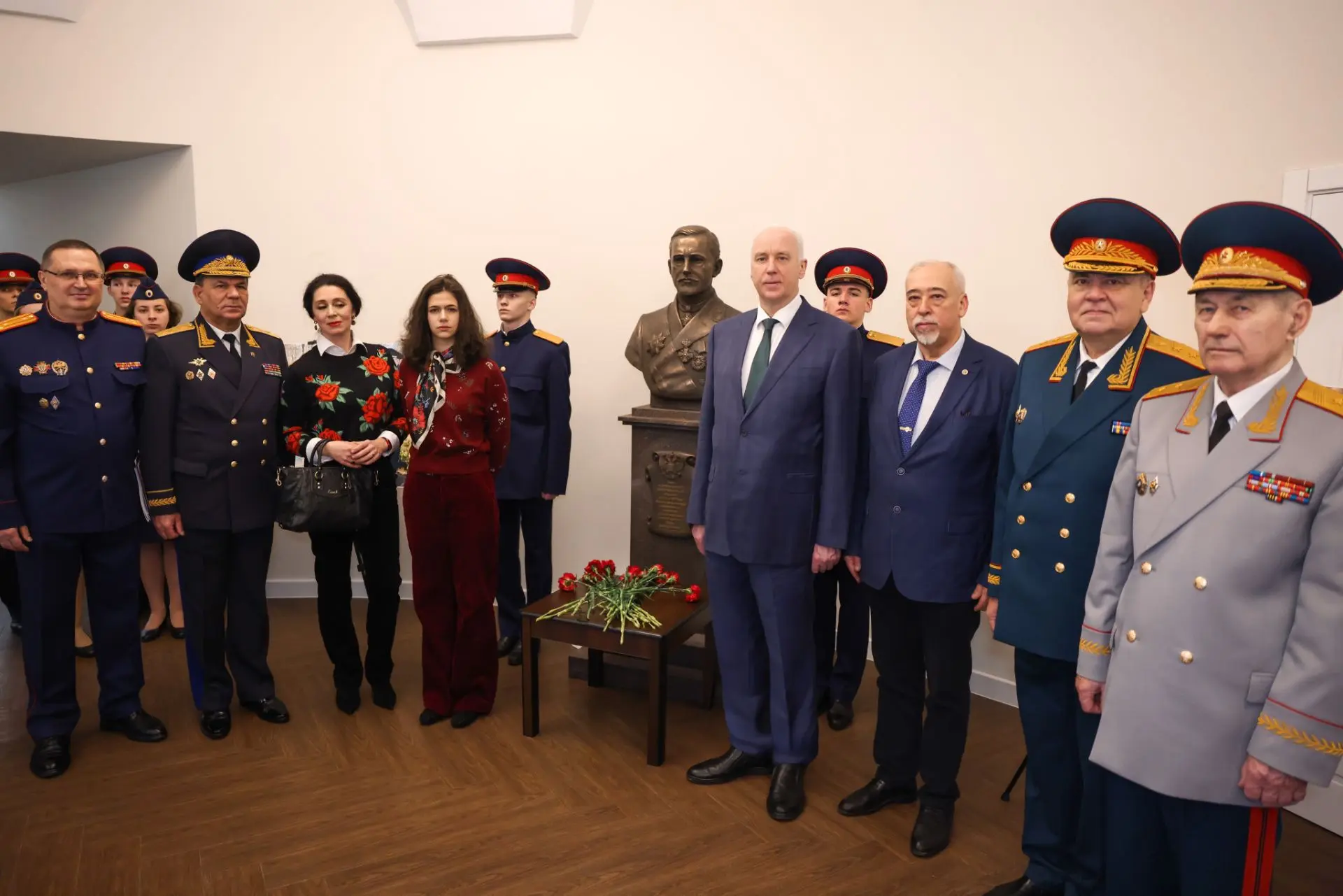 Председатель СК России открыл бюст одного из основоположников судебной медицины Бакона Августовича Шарбе в Санкт-Петербурге