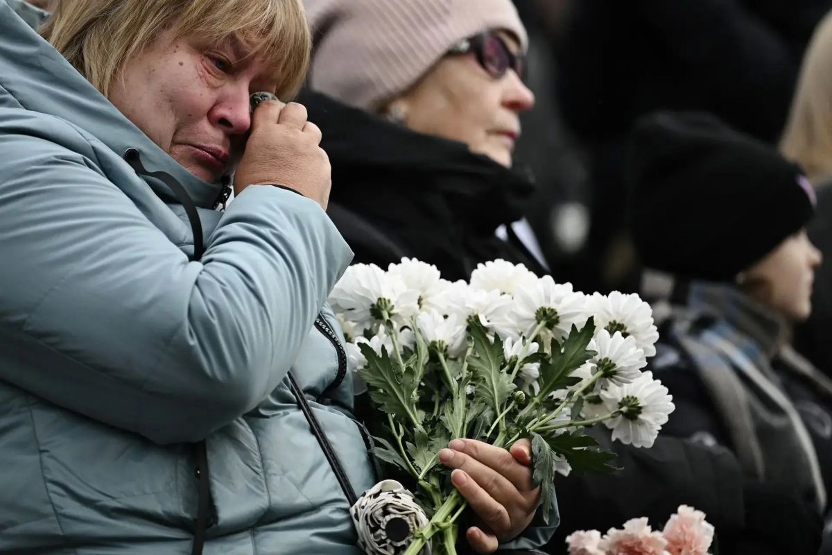 Ленинградская область сегодня поминала жертв авиакатастрофы в небе над Египтом Ленинградская область сегодня поминала жертв авиакатастрофы в небе над Египтом